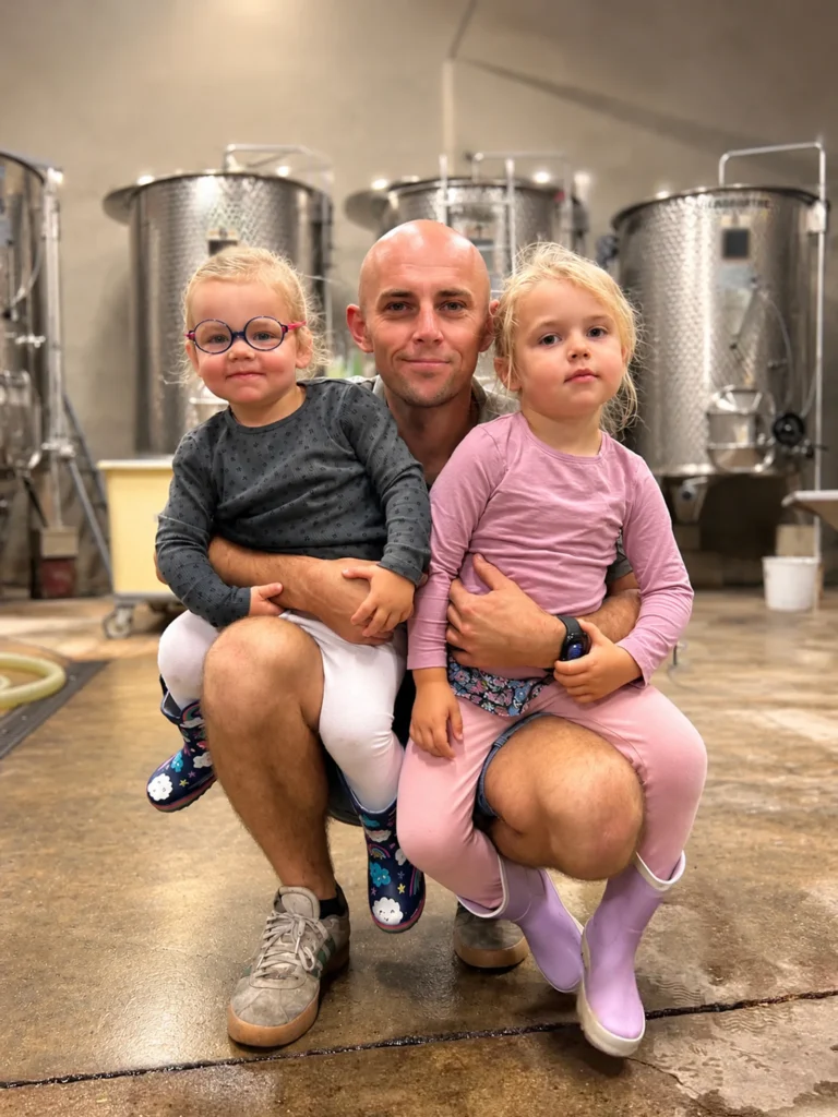 Famille Crotet dans la cuverie du domaine Maxime Crotet